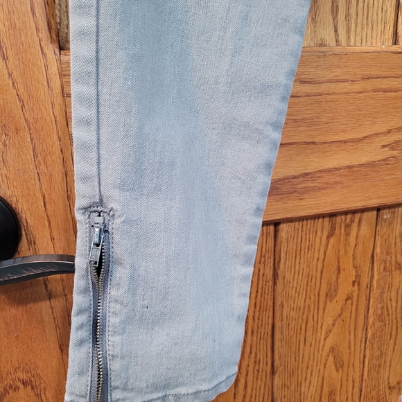 🌷SOLD🌷Sofia Vergara jeans - Picture 4 of 6